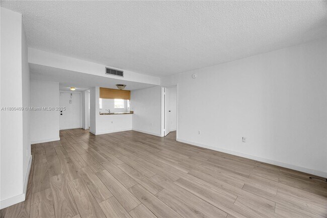 Foto del edificio - 14180 SW 84th St