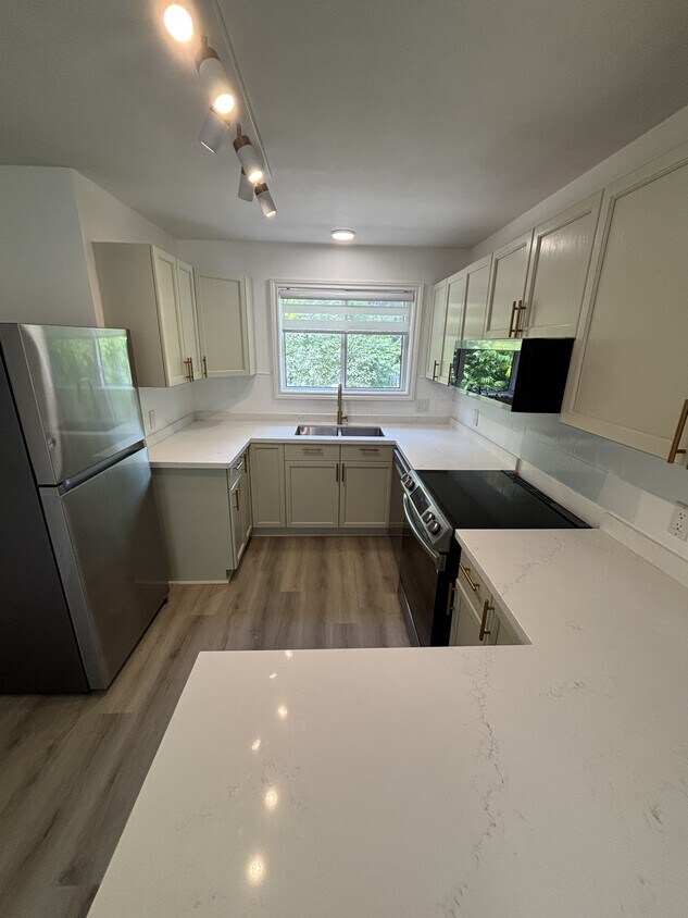 Photo principale - 1091 Whitefield Dr