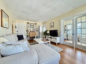 Building Photo - 32 Quincy St