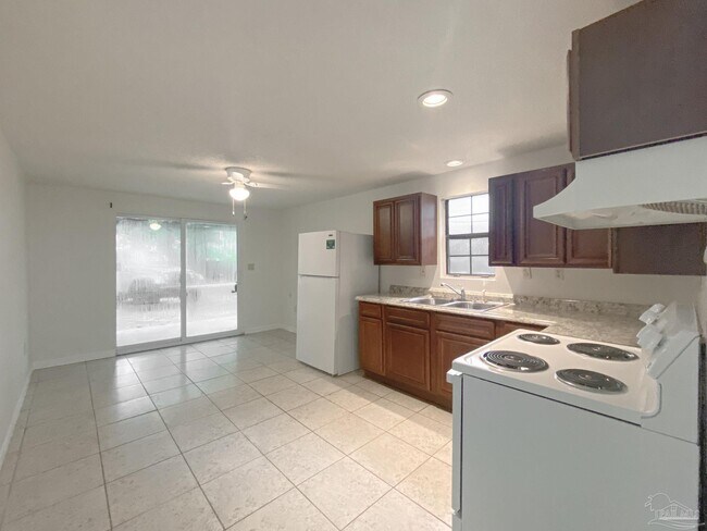 Foto del edificio - 5771 Coronada Blvd