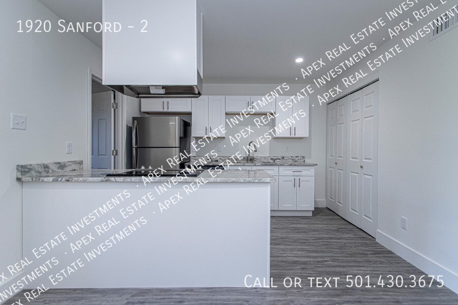 Foto principal - 1920 Sanford Dr