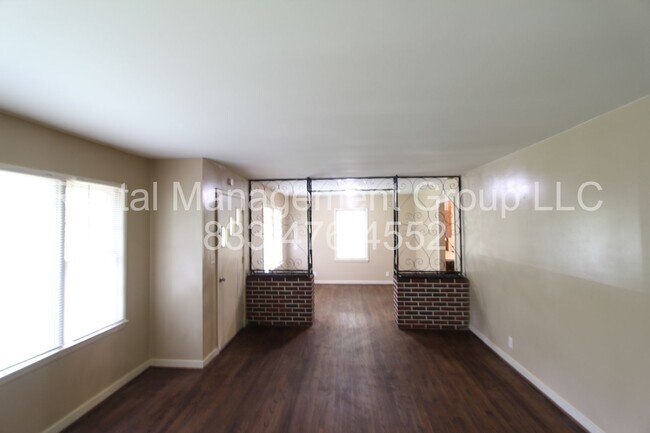 Foto del edificio - 533 Jalna Rd