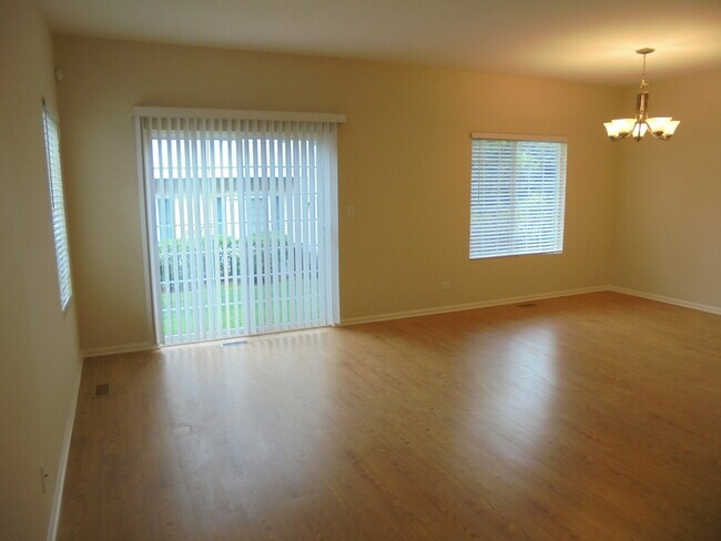 Building Photo - 615 Windsor Dr