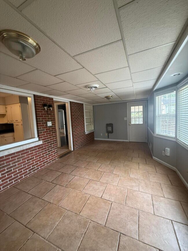 Foto del edificio - 2149 Violet Rd