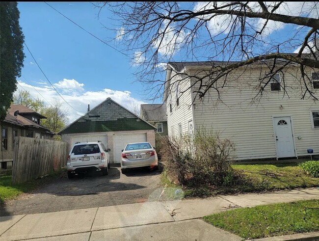 Foto del edificio - 72 Conklin Ave