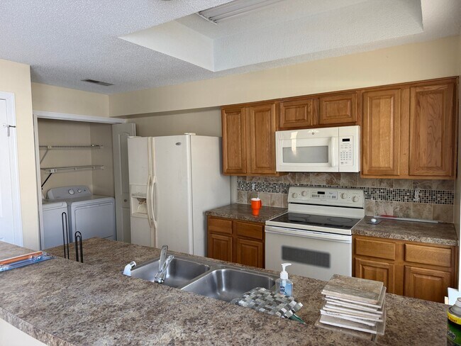 Foto del edificio - 716 Harbor Springs Trail