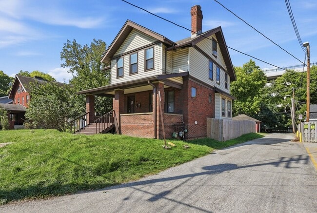 Building Photo - 1511 Perry St