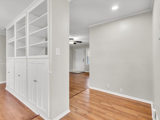 Building Photo - 3404 Cromart Ave