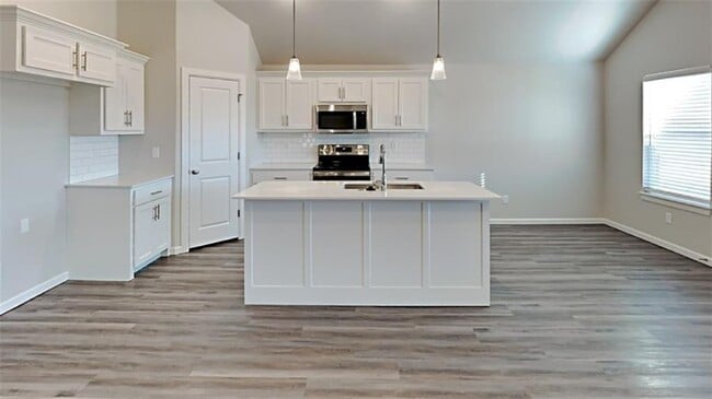 Building Photo - 491 Hardesty Dr
