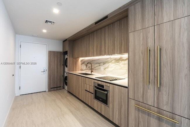 Building Photo - 77 SE 5th St