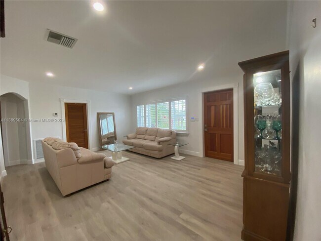 Foto del edificio - 9341 SW 106th St