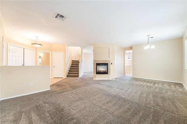 Foto del edificio - 744 Blue Barrel St