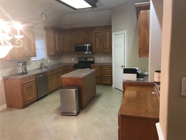 Foto del edificio - 3610 Chandler Ln