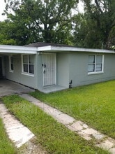 Building Photo - 5048 Broadway Ave
