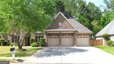 Building Photo - 206 Lake Forest Dr