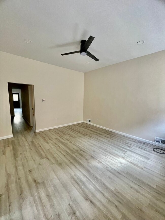 Foto del edificio - 112 Hemlock St