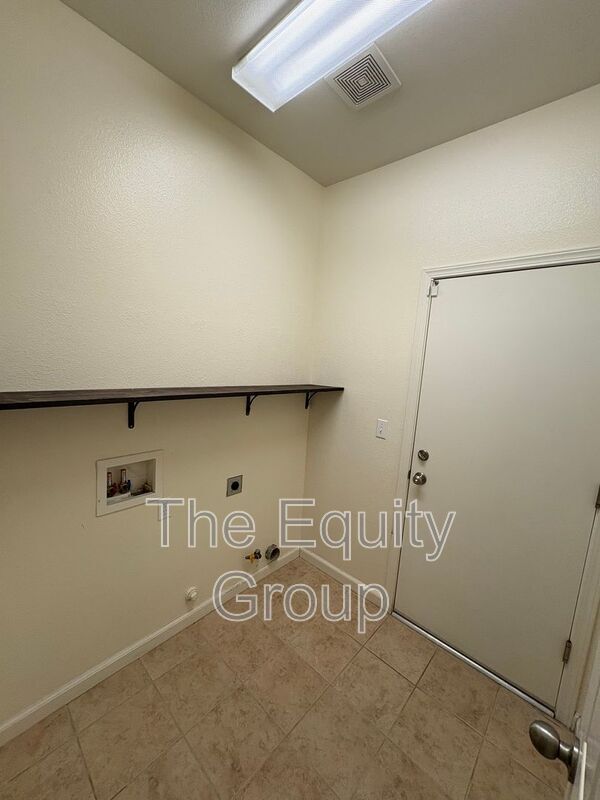 Foto del edificio - 138 N Lindsay St