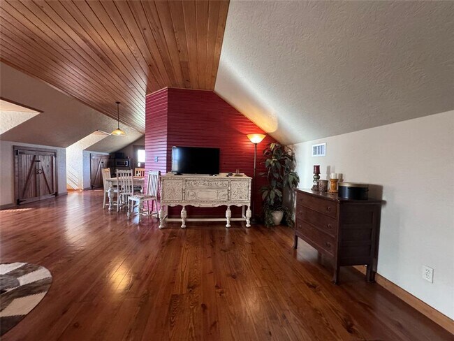 Foto del edificio - 6055 Trackside Rd