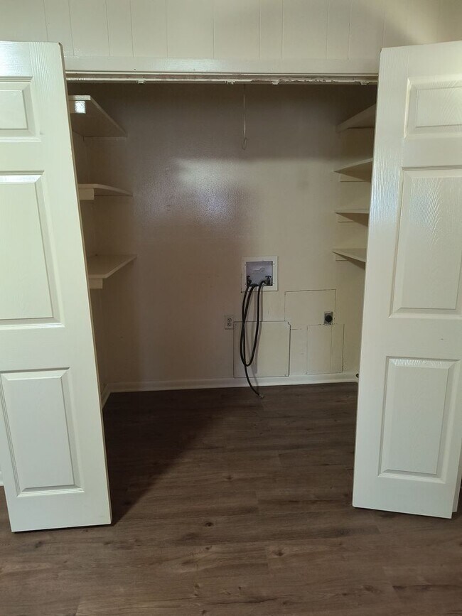 Building Photo - 2301 Starlite Dr
