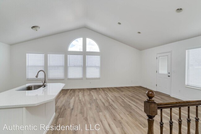 Building Photo - 5 br, 3 bath House - 409 S 1125 W