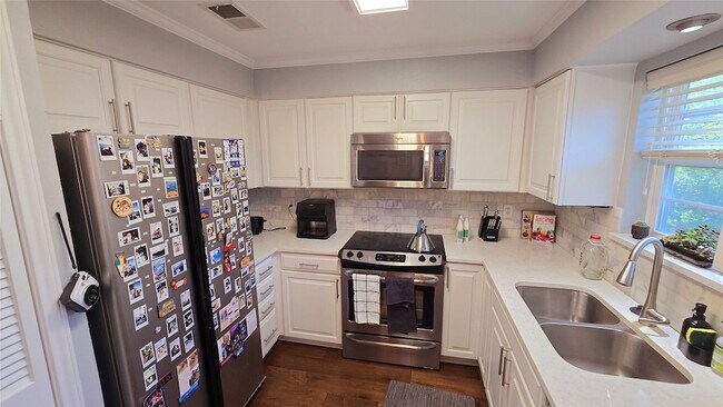 Building Photo - 3311 Blackburn St