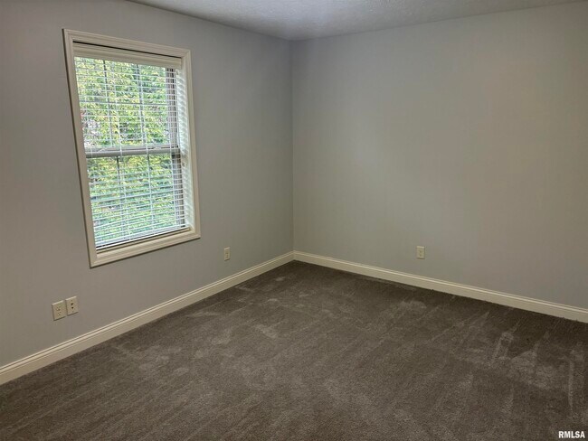 Foto del edificio - 2315 W Paddington Ct