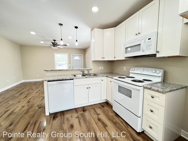 Building Photo - 2 br, 1 bath House - 150 Elm Hill Drive