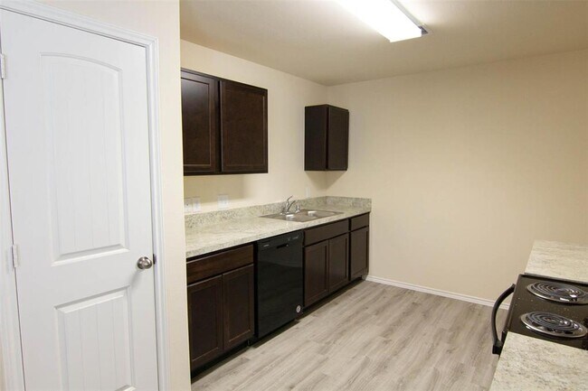 Building Photo - 384 Upper Creek Dr