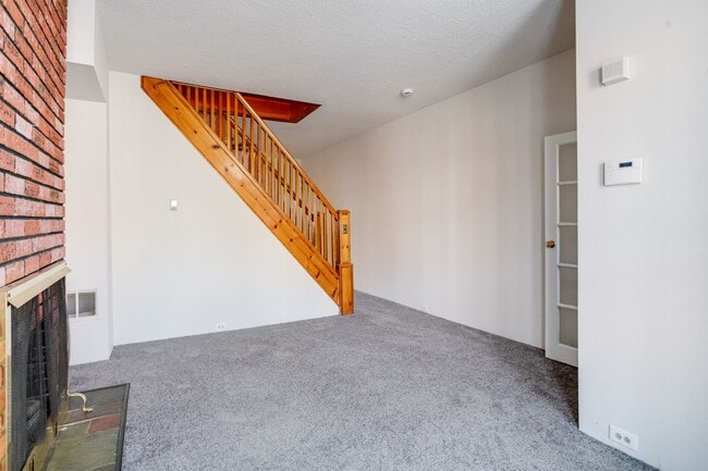 Building Photo - Two Bedroom Two Bathroom House In Baltimore City