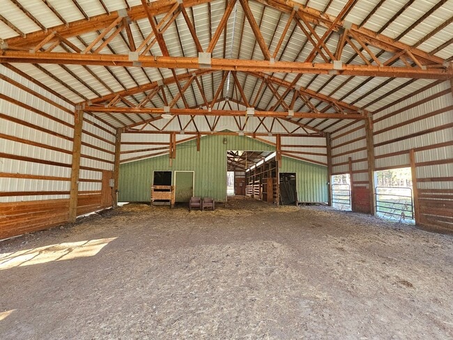 Building Photo - 66955 End Rd