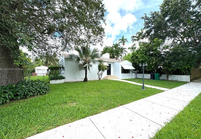 Building Photo - 2920 SW 57th Ct