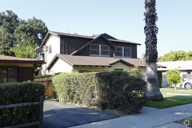 Building - 252 Mariposa Ave