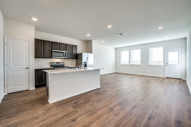 Building Photo - 7024 Vining Dr