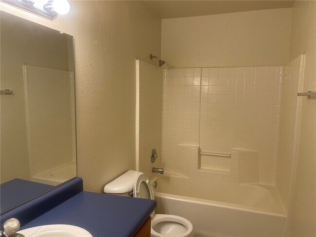 Foto del edificio - 2640 Simms Ave