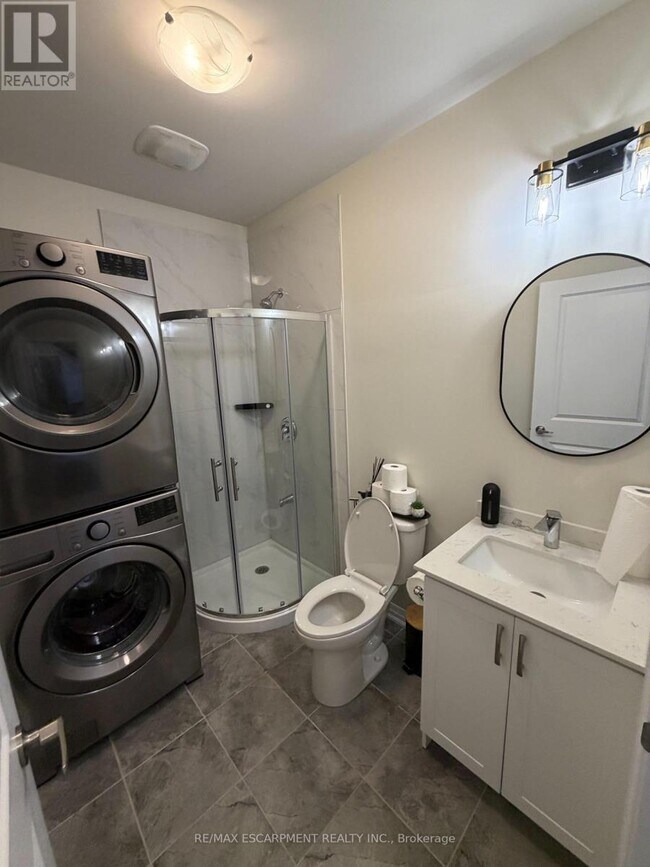 Building Photo - 460 Provident Wy