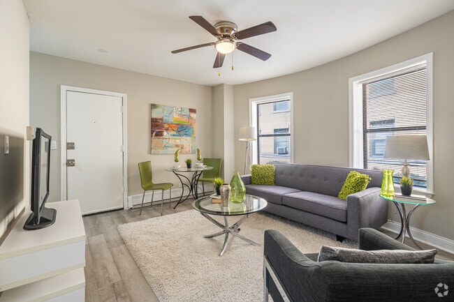 Interior Photo - 4611 South Drexel Blvd