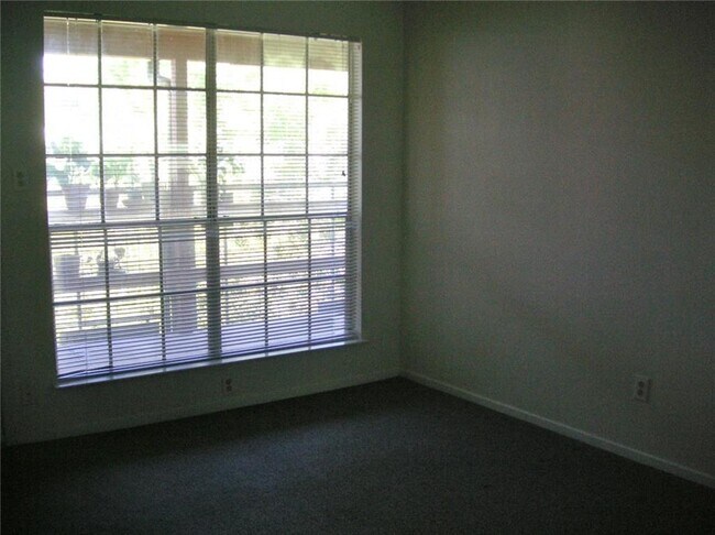 Building Photo - 5600 Grover Ave