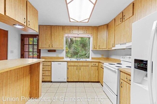 Building Photo - 2 br, 1 bath House - 2256 NW 9th Place