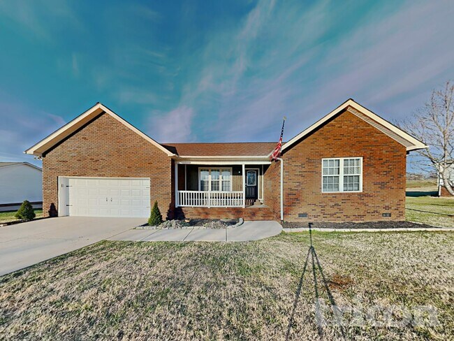 Building Photo - 137 Deercroft Dr