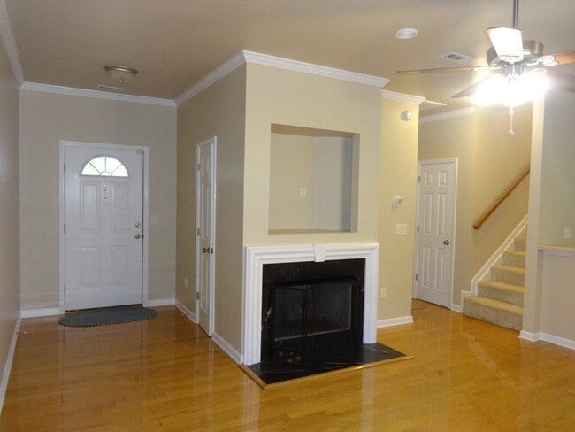 Building Photo - 402 Cliffview Ct