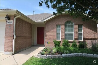 Building Photo - 4817 Carrotwood Dr