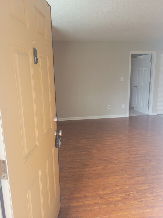 Foto del edificio - 612 Germaine St