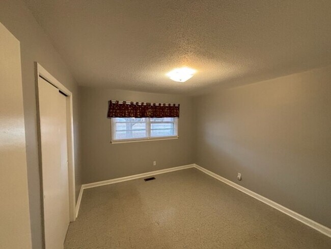 Building Photo - 4060 Legion Rd