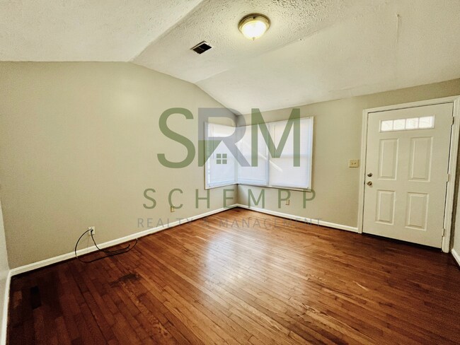 Building Photo - Spacious 3BR ranch in the Hazelwood neighborhood!