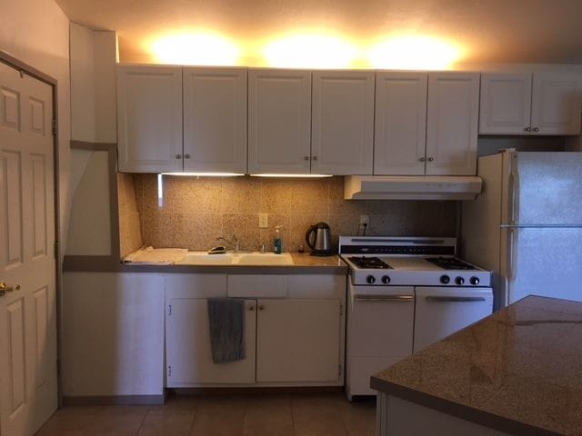Building Photo - Spacious In-Law