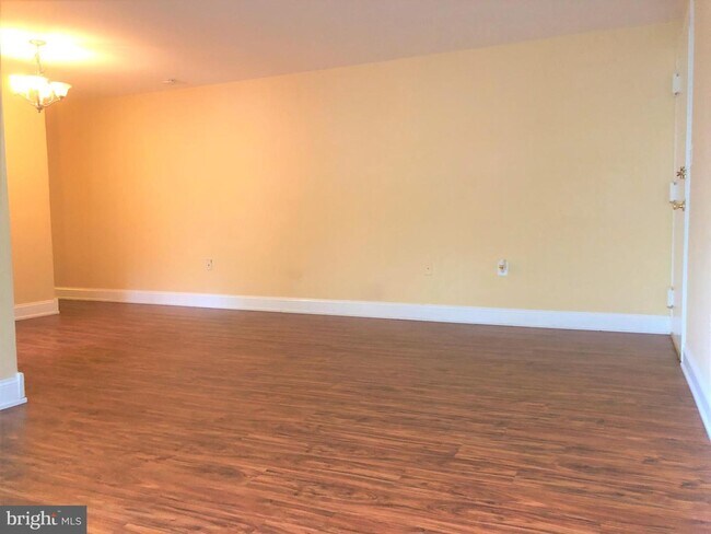 Building Photo - 9453 Fairfax Blvd