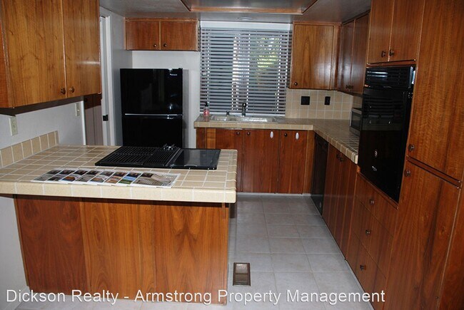 Building Photo - 2 br, 2.5 bath House - 1959 Villa Way S.