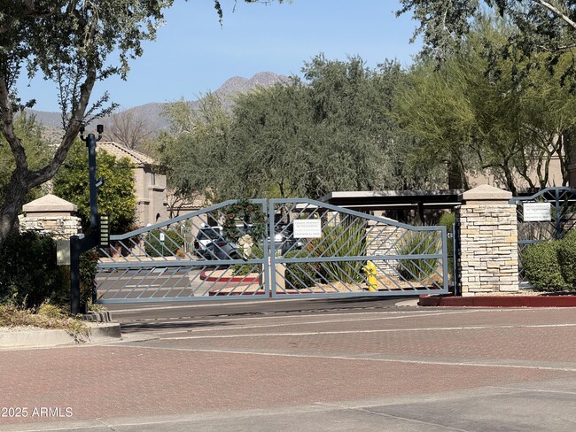 Foto del edificio - 11680 E Sahuaro Dr