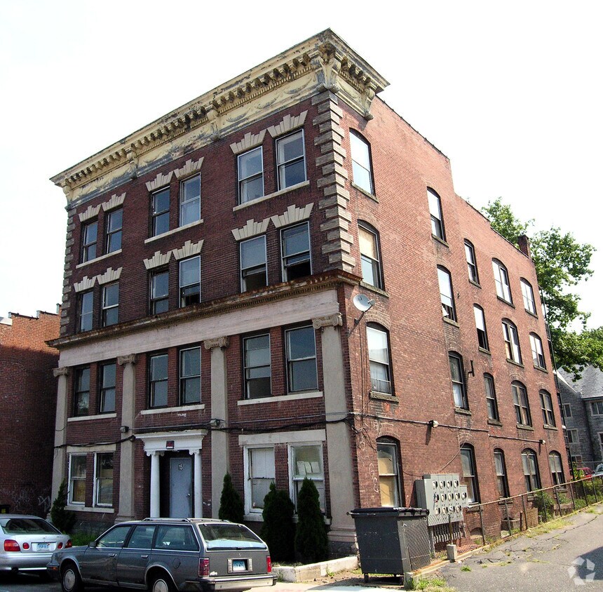 Building Photo - 15 State St
