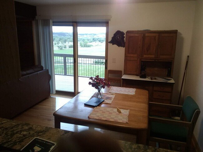 Kitchen view - 1640 Bradley Ct